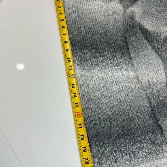 GAP cardigan open front long sleeve gray graduated colored sweater Small S - Picture 10 of 11